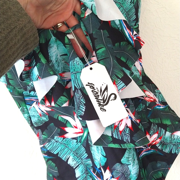 *NEW! Sporlike 1 piece swim suit, size M - Picture 2 of 7